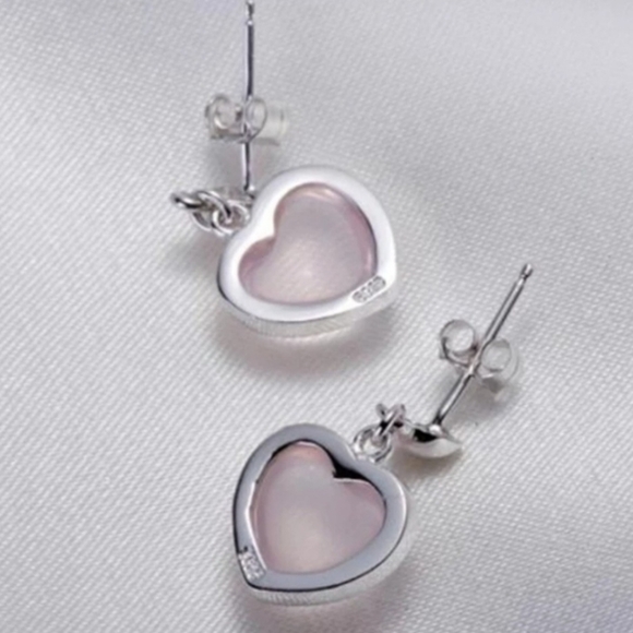 🩷Silver Heart Earrings🩷 - Picture 2 of 4